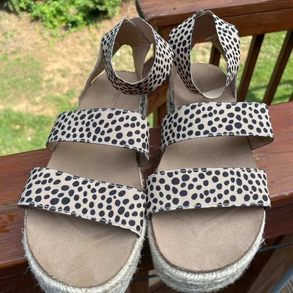 American Eagle Women's 9 Animal Print Y2K Platform Sandals